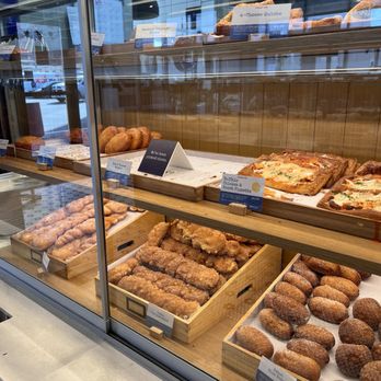Paris Baguette - Coffee & Tea Near Me - Alexandria, Virginia Paris Baguette - Coffee & Tea Near Me - Alexandria, Virginia
