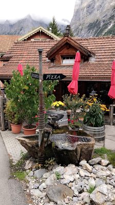Onkel Tom's Pizzeria und Weinlokal by null