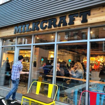 Milkcraft - Looong line and crowded - Ice Cream & Frozen Yogurt Near Me - New Haven, Connecticut