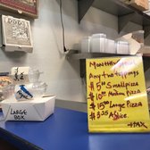 Photo of Razzo's Pizza and Salads - Oakland, CA, United States. Salad box sizes