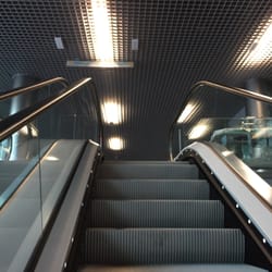 Centro de Especialidades Inocencio Jiménez - Parece el aeropuerto esto