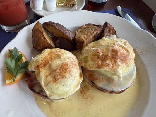Atlantis Oceanfront Inn Hotel & Breakfast Café In Gloucester, MA by null
