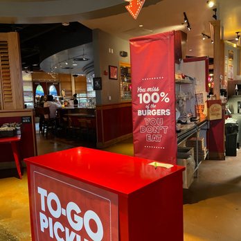 Red Robin Gourmet Burgers and Brews - Restaurant restaurant in Chino, CA