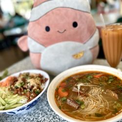 Pho Lynn