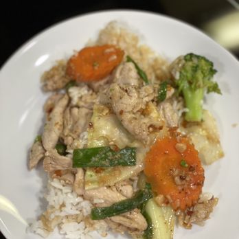 Bahn Thai - Garlic stir fry with pork. They do the pork well. I ask for cabbage, I just like that veggie. - Thai Near Me - San Diego, California Bahn Thai - Garlic stir fry with pork. They do the pork well. I ask for cabbage, I just like that veggie. - Thai Near Me - San Diego, California