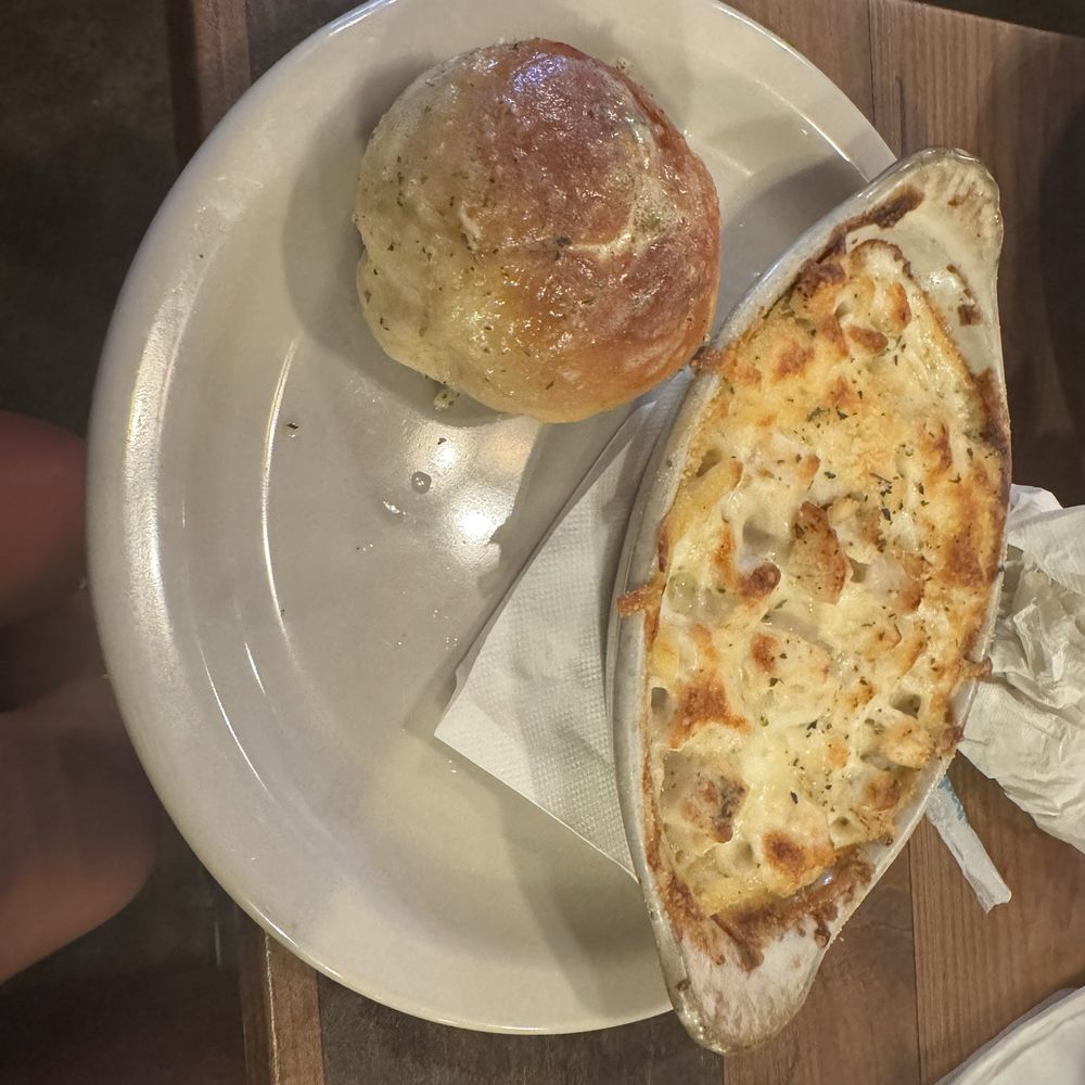 Blue Mountain Pizza - Chicken Alfredo with a garlic knot - Italian Near Me - Weaverville, North Carolina Blue Mountain Pizza - Chicken Alfredo with a garlic knot - Italian Near Me - Weaverville, North Carolina