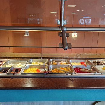 New China - Bill Lewis of Vero Beach, Florida, dining at New China Buffet in Hardeeville, South Carolina. - Chinese Near Me - Hardeeville, South Carolina