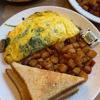 Aloha Kitchen - greeny omelette - Breakfast & Brunch Near Me - Honolulu, Hawaii