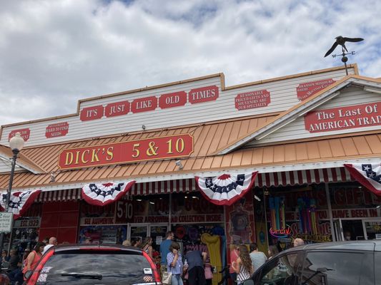 Dick's 5 & 10 by null