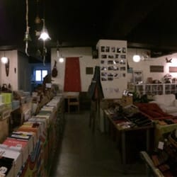 上書局 - 真係好多書賣架!難得又冇壓迫感!舒服