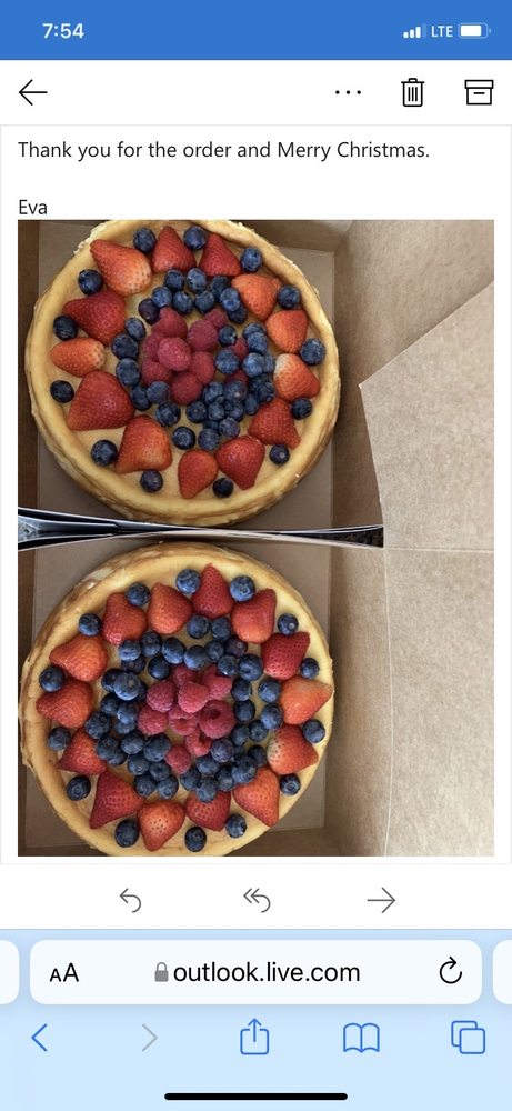 Eva's Cheesecake Logo