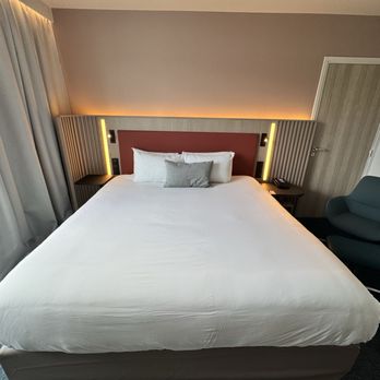 Courtyard by Marriott Paris Saint Denis - Hotels Near Me - Saint Denis, 93 Courtyard by Marriott Paris Saint Denis - Hotels Near Me - Saint Denis, 93