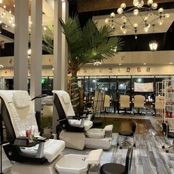 Popular Nail Bar - Pedi area