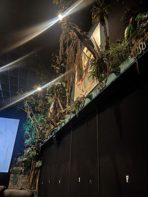 Hollywood Palms Cinema by null