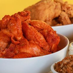 Krispy Krunchy Chicken Pizza Grill - Buffalo wings & tensers meal