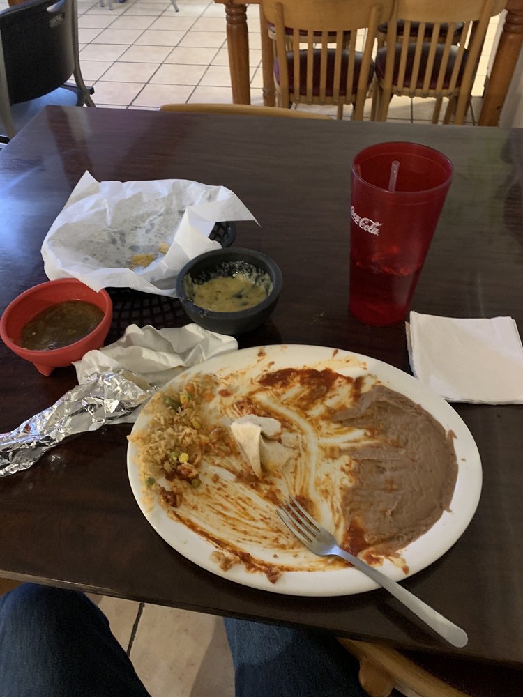 REYNA’S DELI Updated September 2024 27 Photos & 29 Reviews 3100 S