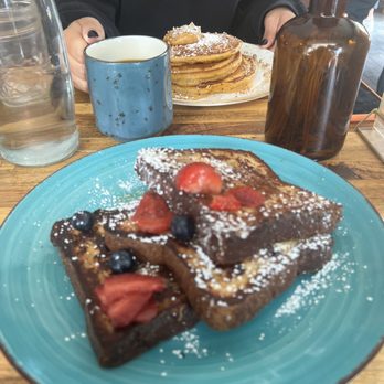 Hatch 44 Cafe - French toast - Cafes Near Me - Metuchen, New Jersey