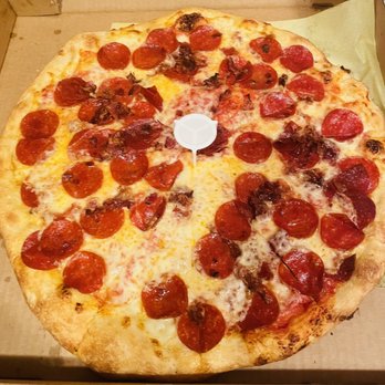 Idyllwild Pizza - Large thin crust, pepperoni and bacon - Pizza Near Me - Idyllwild, California