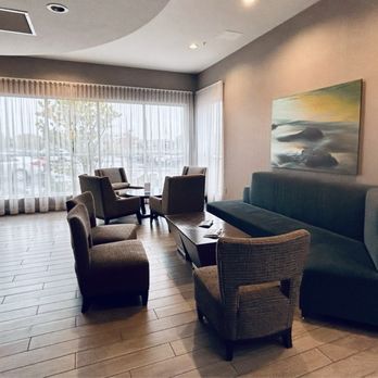 Residence Inn by Marriott Fishkill - Inviting intimate seating near the bar - Hotels Near Me - Fishkill, New York Residence Inn by Marriott Fishkill - Inviting intimate seating near the bar - Hotels Near Me - Fishkill, New York