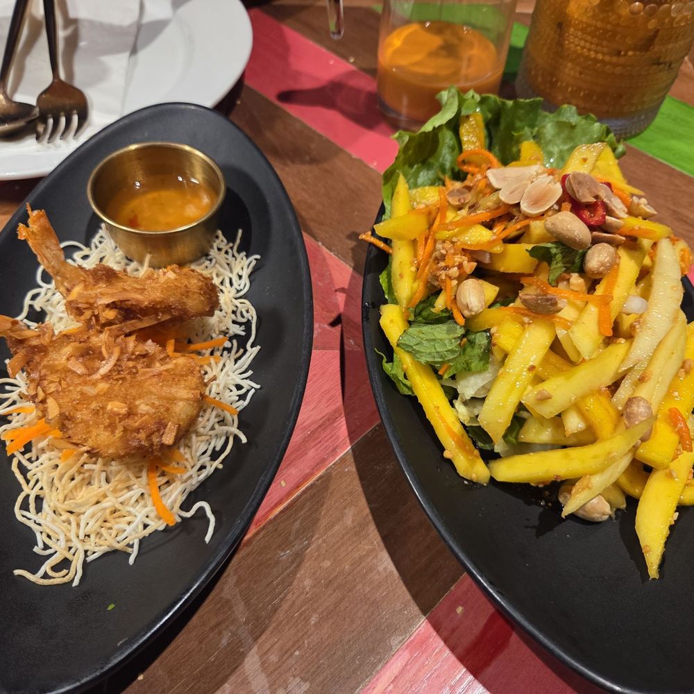 Pii Nong - Coconut shrimps and mango salad - Thai Near Me - Toronto, Ontario Pii Nong - Coconut shrimps and mango salad - Thai Near Me - Toronto, Ontario