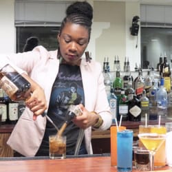 Professional Bartending School - Practice time at The Professional Bartending School
