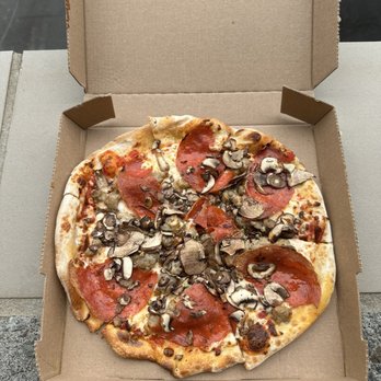 California Pizza Kitchen - Weird mushroom slicing - Pizza Near Me - Honolulu, Hawaii California Pizza Kitchen - Weird mushroom slicing - Pizza Near Me - Honolulu, Hawaii