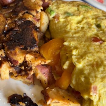 Brownstone Pancake Factory - California Omelette - Breakfast & Brunch Near Me - Edgewater, New Jersey