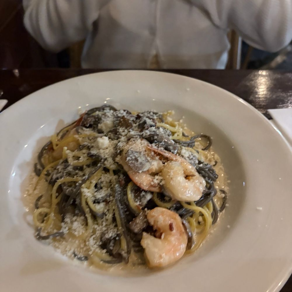 Maccheroni Republic - Bianchi & Neri - Italian Near Me - Los Angeles, California