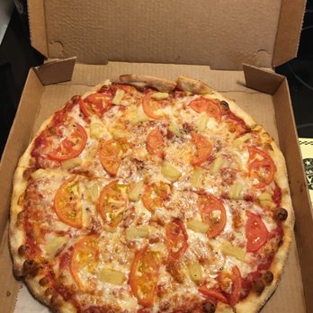 Pizza on 40th - Sliced tomato & pineapple pizza! Yeah! - Pizza Near Me - Phoenix, Arizona Pizza on 40th - Sliced tomato & pineapple pizza! Yeah! - Pizza Near Me - Phoenix, Arizona