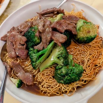 Queens Seafood Restaurant - Pan fried noodles w.Beef $18 - Seafood Near Me - Elmhurst, New York