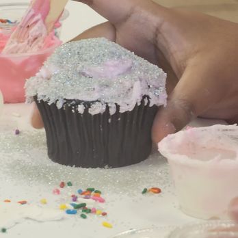 Fondant Cups & Cakes - Bakeries Near Me - Concord, California