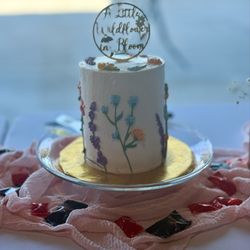 Zoe's Cakes and Cupcakes