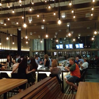 Earls Kitchen + Bar - New American Near Me - Miami, Florida