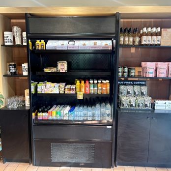 Alfred Coffee - Coffee & Tea Near Me - Malibu, California