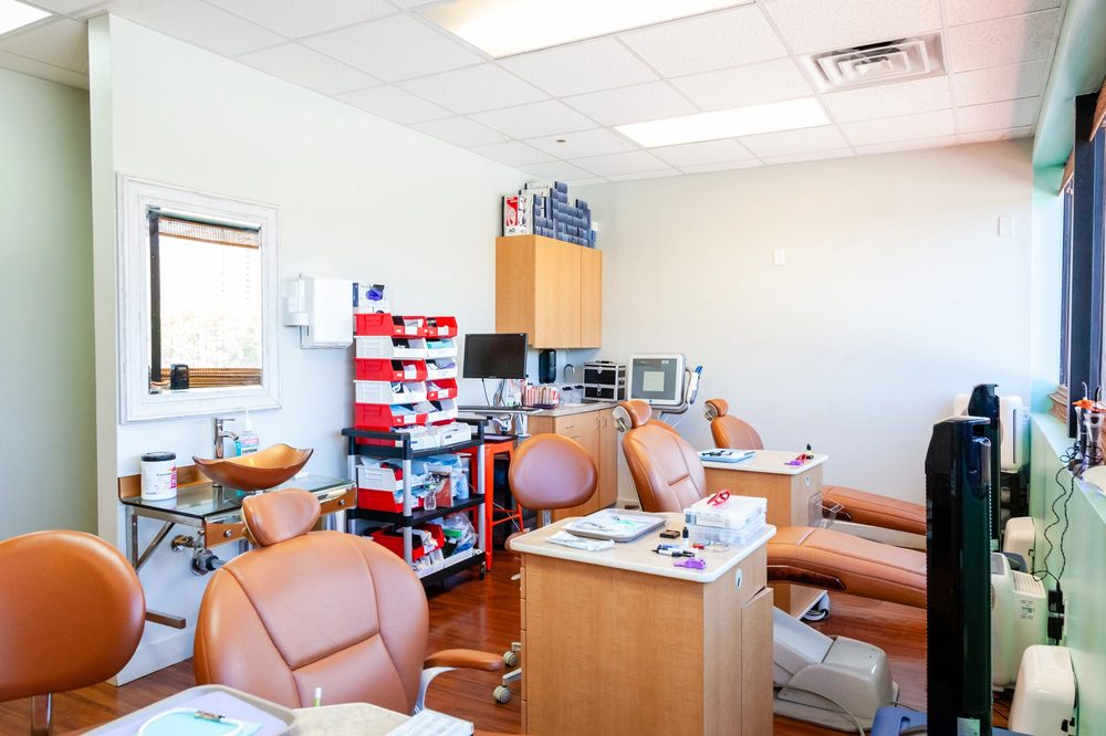 SMILESAVERS ORTHODONTICS Updated August 2024 22 Photos 2100