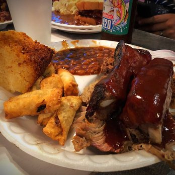 Daddy D'z BBQ Joynt - Sampler Plate - Barbeque Near Me - Atlanta, Georgia