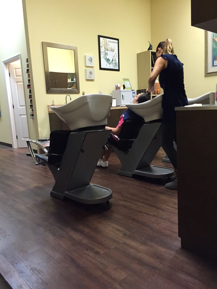 Aqua Terra Salon & Spa Image
