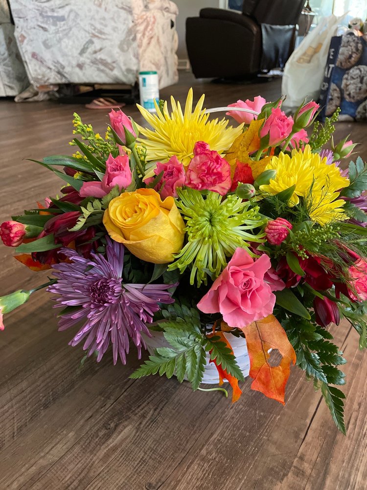 FREDERIC’S FLOWERS OF BEDFORD Updated October 2024 13 Photos 112