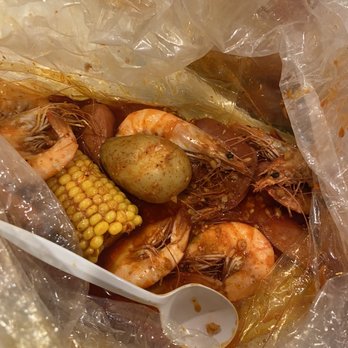 The Crawfish - 1lbs shrimp with extra sausage and potatoes in boss sauce medium - Cajun/Creole Near Me - Sylmar, California