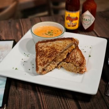 Floyds Seafood - Webster - Bar Trash Grilled Cheese - Cajun/Creole Near Me - Webster, Texas