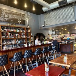 Redwood - Lots of seating at the bar