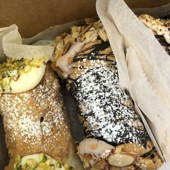 Mike's Pastry - Bakeries Near Me - Boston, Massachusetts