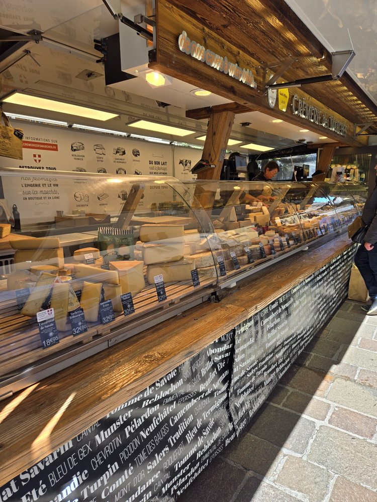 OLD TOWN MARKET ANNECY Updated July 2024 Rue Sainte Claire, Annecy