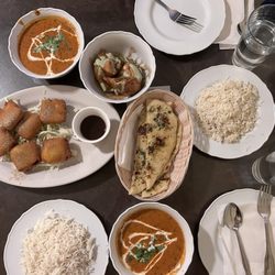 Taste of India - Butter chicken, Garlic Naan, samosa, paneer cheese pakora