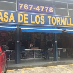 La Casa de los Tornillos - The front of the store