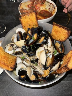 Abruzzi Ristorante by null