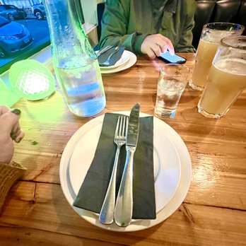 Heirloom Pizza - Indoor seating - very cozy - Pizza Near Me - Monterey, California Heirloom Pizza - Indoor seating - very cozy - Pizza Near Me - Monterey, California