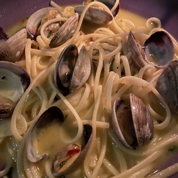La Strega - Linguine Vongole. Very garlicky and butter excellent. Ask for toasted bread to dip with. - Italian Near Me - Las Vegas, Nevada La Strega - Linguine Vongole. Very garlicky and butter excellent. Ask for toasted bread to dip with. - Italian Near Me - Las Vegas, Nevada