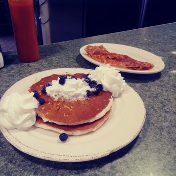 Willy's Kitchen - Lime Ricotta Pancakes - American Near Me - Glen Burnie, Maryland