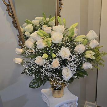 Lesly Flowers - Florists Near Me - Gurnee, Illinois Lesly Flowers - Florists Near Me - Gurnee, Illinois